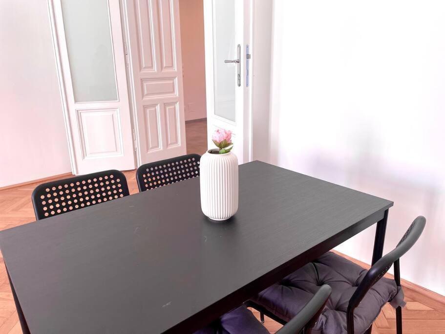 Brand New Spacious & Stylish Aptmt In City-Centre Βιέννη Εξωτερικό φωτογραφία